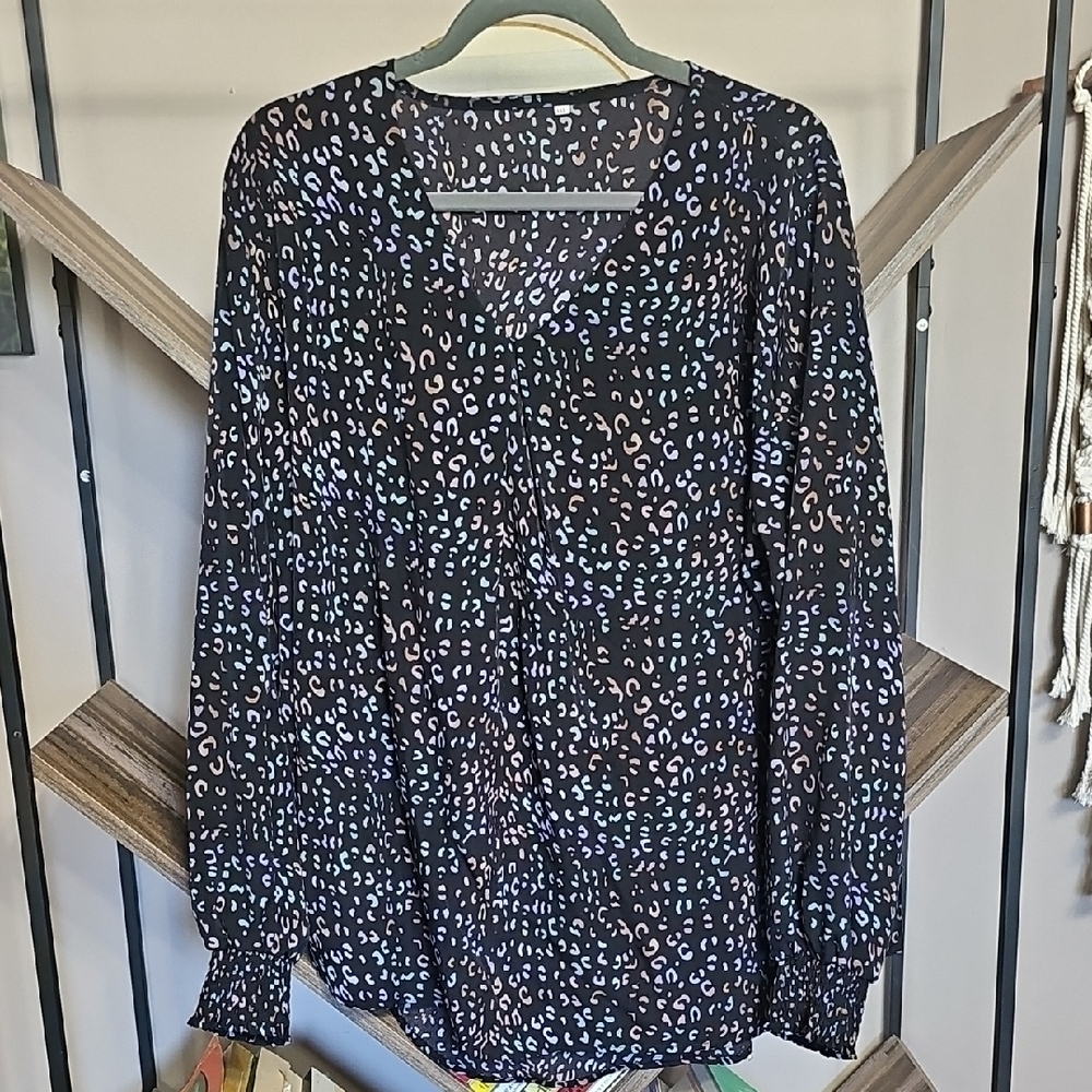 Women's Black and Purple Patterned Top